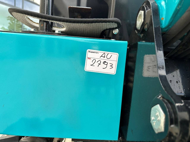 JPC KV12 - Mini excavator: picture 5 JPC KV12 - Mini excavator: picture 5