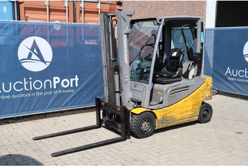 Electric forklift Jungheinrich EFG 316: picture 9