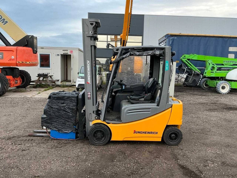 Jungheinrich EFG320 - Electric forklift: picture 1 Jungheinrich EFG320 - Electric forklift: picture 1