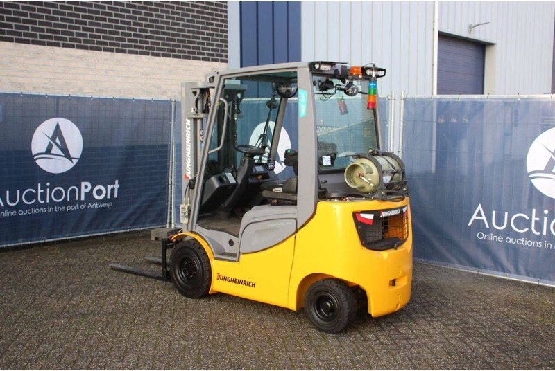 Jungheinrich TFG320s - LPG forklift: picture 3 Jungheinrich TFG320s - LPG forklift: picture 3