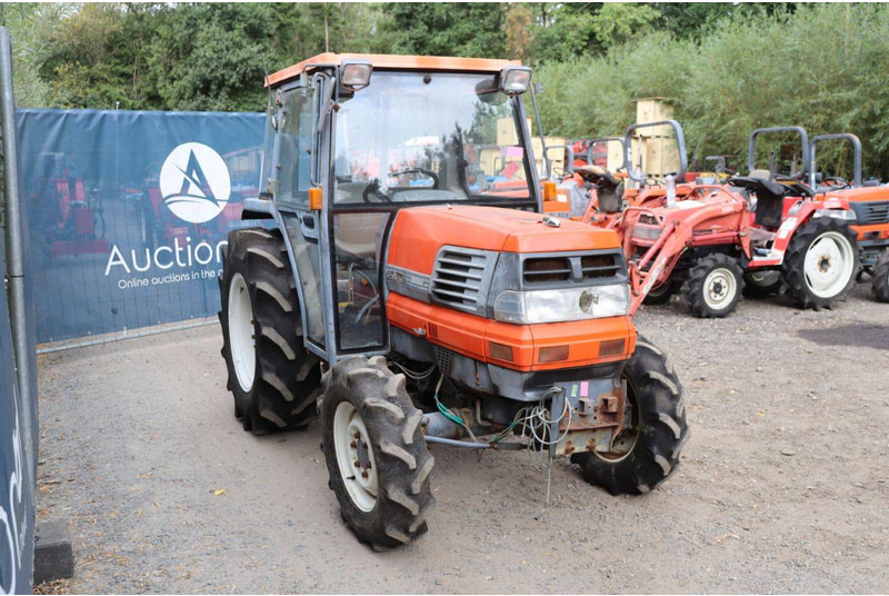Farm tractor Kubota GL300: picture 7
