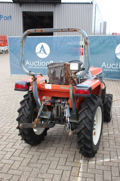 Kubota GRANDEL GL221 - Farm tractor: picture 5 Kubota GRANDEL GL221 - Farm tractor: picture 5