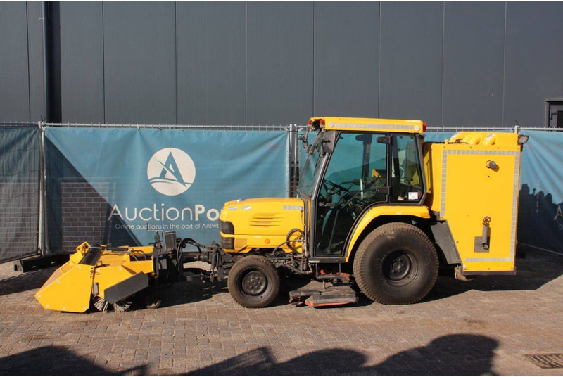 Kubota Version STV40 - Farm tractor: picture 1 Kubota Version STV40 - Farm tractor: picture 1