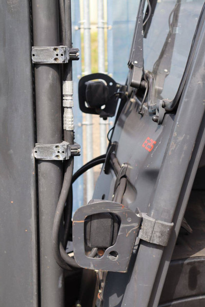 Electric forklift Linde E25HL-01/600: picture 17