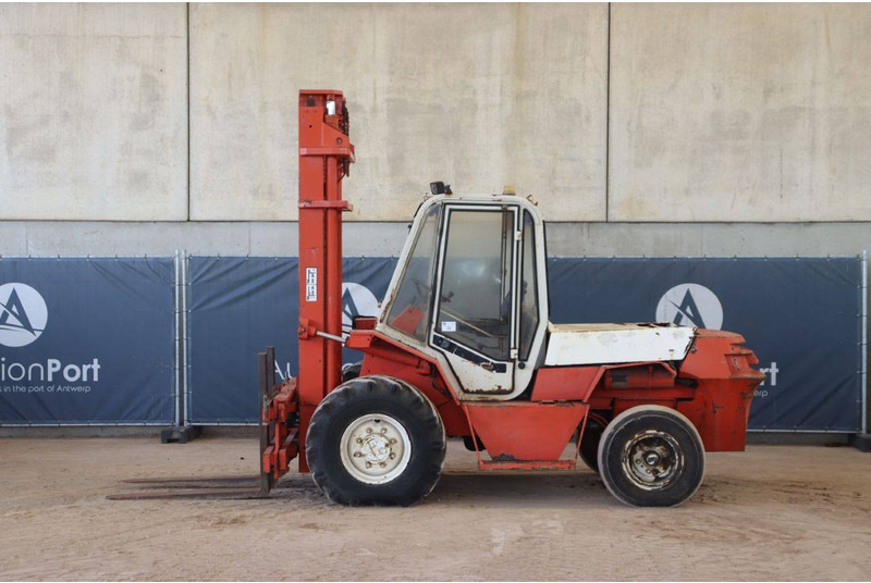 Manitou  - Rough terrain forklift: picture 2 Manitou  - Rough terrain forklift: picture 2