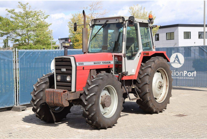 Farm tractor Massey Ferguson 699: picture 9