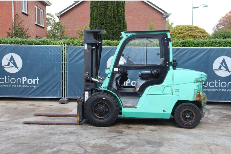 Mitsubishi FD45NT - Diesel forklift: picture 2 Mitsubishi FD45NT - Diesel forklift: picture 2