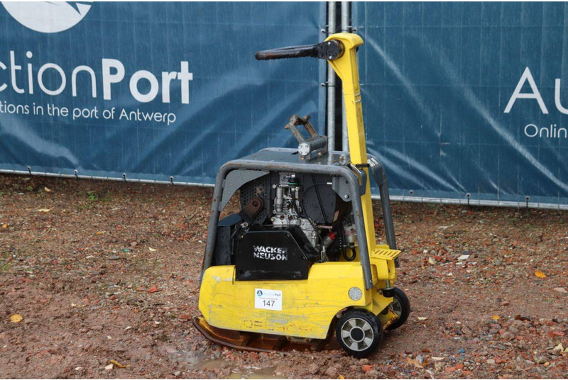 Neuson DPU3050 - Vibratory plate: picture 2 Neuson DPU3050 - Vibratory plate: picture 2