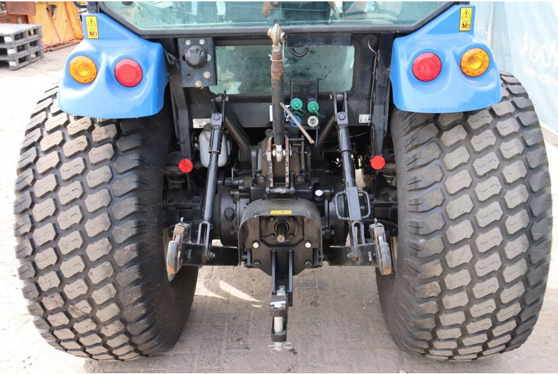 Farm tractor New Holland Boomer 50: picture 16