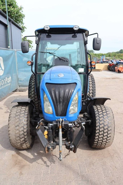 Farm tractor New Holland Boomer 50: picture 7