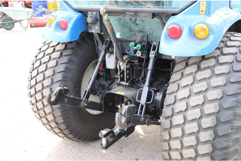 Farm tractor New Holland Boomer 50: picture 17