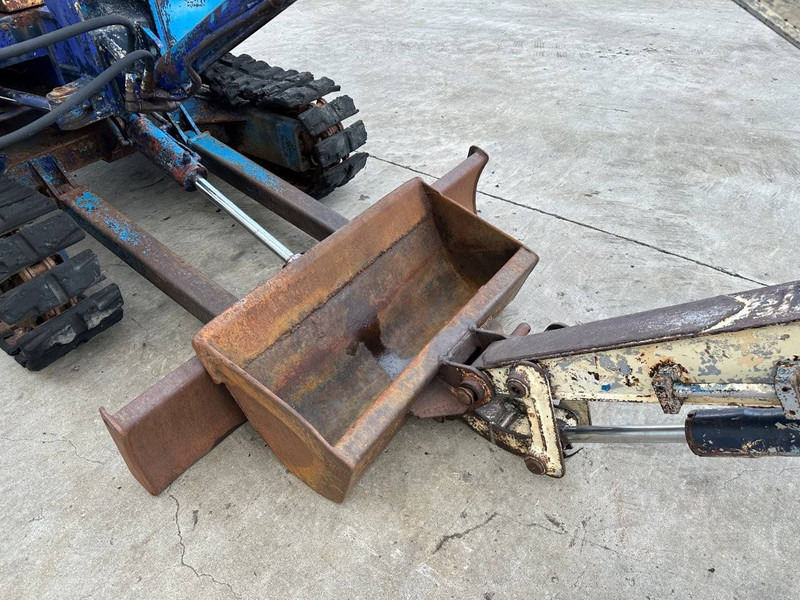 Crawler excavator Nissan: picture 11
