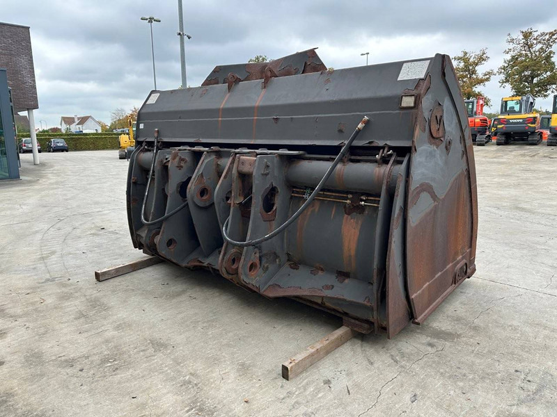 Onbekend L220G - Bucket: picture 4 Onbekend L220G - Bucket: picture 4