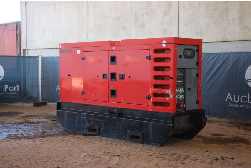SDMO R220 - Generator set: picture 3 SDMO R220 - Generator set: picture 3
