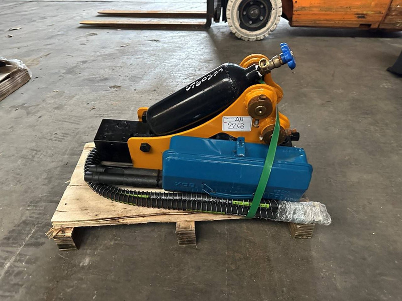 SOLMEC SB05 - Hydraulic hammer: picture 1 SOLMEC SB05 - Hydraulic hammer: picture 1