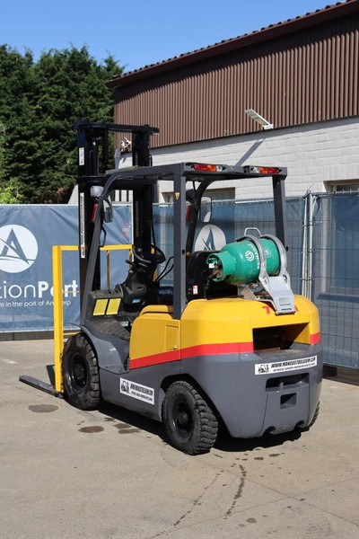 TCM FGE25T4 - LPG forklift: picture 3 TCM FGE25T4 - LPG forklift: picture 3