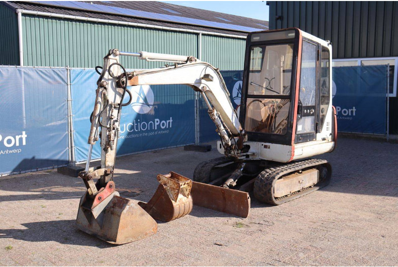 Crawler excavator Takeuchi TB025: picture 9