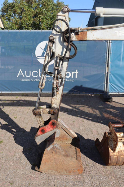 Crawler excavator Takeuchi TB025: picture 11