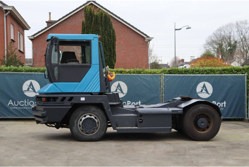 Terberg RT222 - Terminal tractor: picture 2 Terberg RT222 - Terminal tractor: picture 2