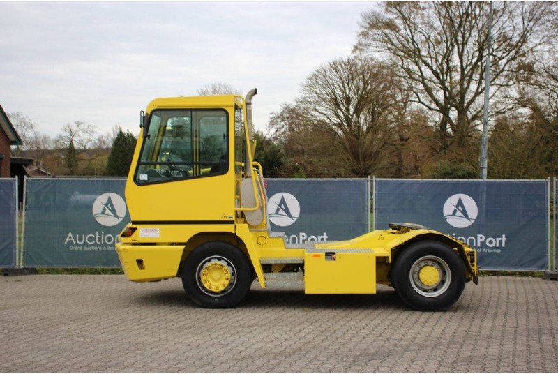 Terberg YT182 - Terminal tractor: picture 2 Terberg YT182 - Terminal tractor: picture 2