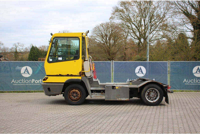 Terberg YT182 - Terminal tractor: picture 2 Terberg YT182 - Terminal tractor: picture 2