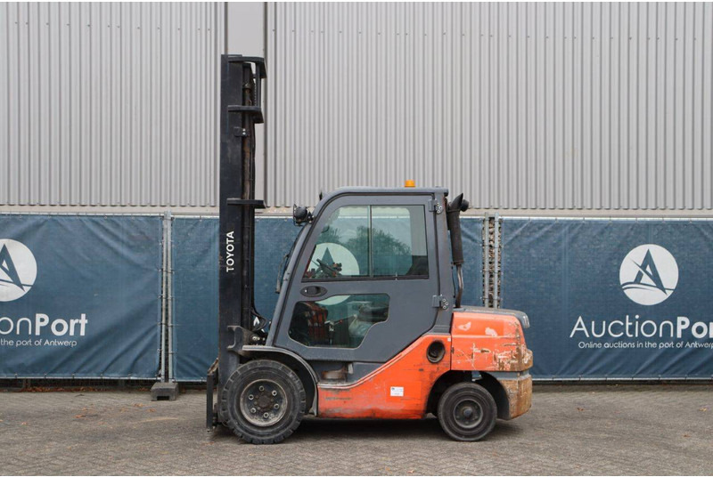 Toyota 02-8FDJF35 - Diesel forklift: picture 2 Toyota 02-8FDJF35 - Diesel forklift: picture 2