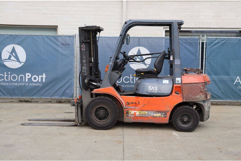 Toyota 42-7FGF25 - LPG forklift: picture 2 Toyota 42-7FGF25 - LPG forklift: picture 2