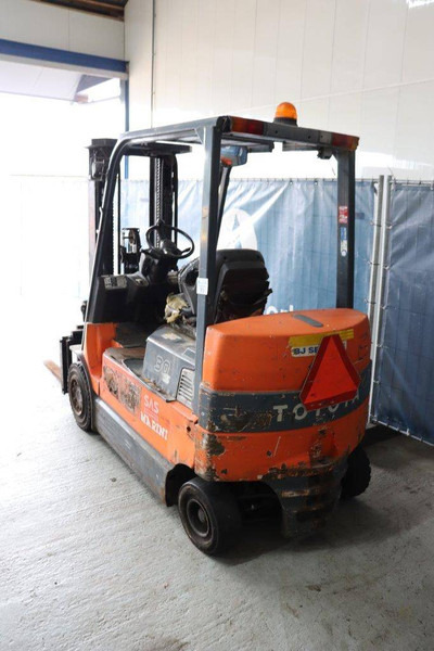 Toyota 7FBMF30 - Electric forklift: picture 3 Toyota 7FBMF30 - Electric forklift: picture 3