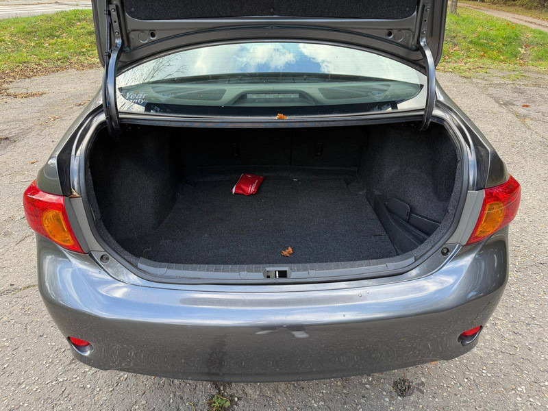 Toyota Corolla 1.4 D - Sedan: picture 5 Toyota Corolla 1.4 D - Sedan: picture 5