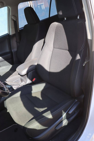 SUV Toyota RAV4: picture 20