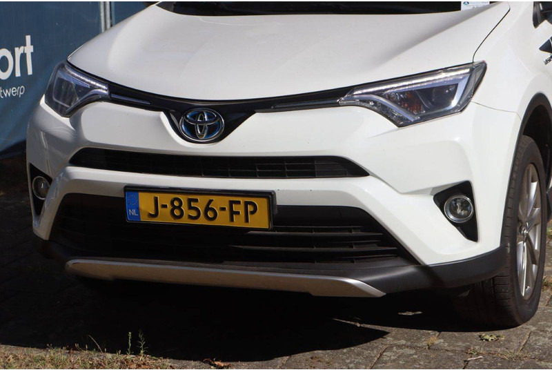 SUV Toyota RAV4: picture 10