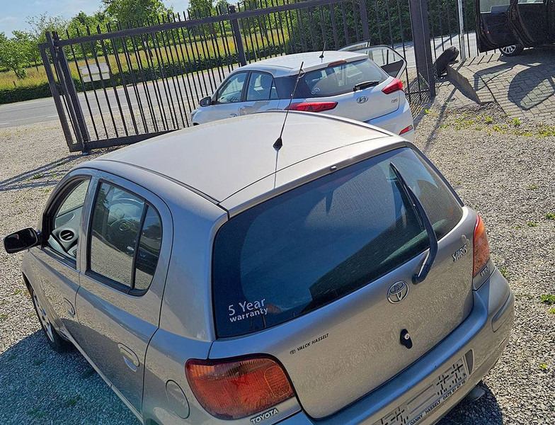 Toyota Yaris (I - update) 1.0 16v VVT-i - Sedan: picture 3 Toyota Yaris (I - update) 1.0 16v VVT-i - Sedan: picture 3