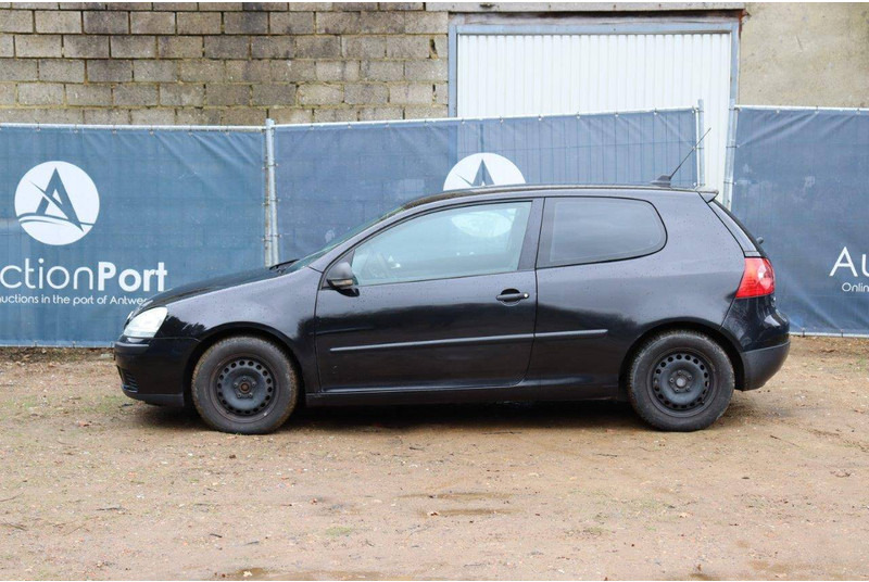 Volkswagen Golf FM Trendline - Car: picture 2 Volkswagen Golf FM Trendline - Car: picture 2