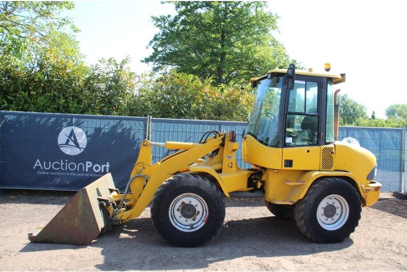 Volvo L30B-Z/X - Wheel loader: picture 1 Volvo L30B-Z/X - Wheel loader: picture 1