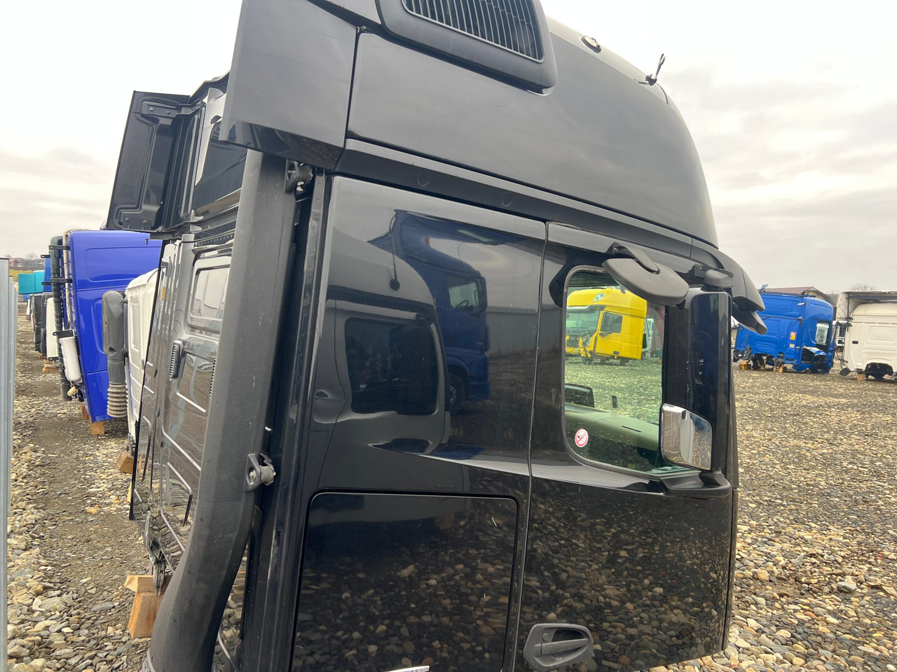 CABINA MERCEDES ACTROS MP4 GIGA SPACE - Cab for Truck: picture 5 CABINA MERCEDES ACTROS MP4 GIGA SPACE - Cab for Truck: picture 5