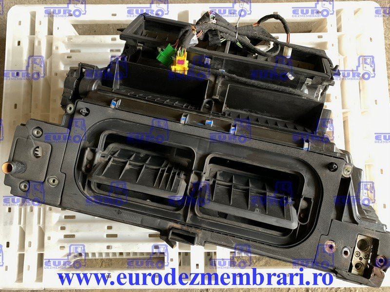 SISTEM CLIMATIZARE IVECO STRALIS 5E9920200 - Cab and interior for Truck: picture 1 SISTEM CLIMATIZARE IVECO STRALIS 5E9920200 - Cab and interior for Truck: picture 1