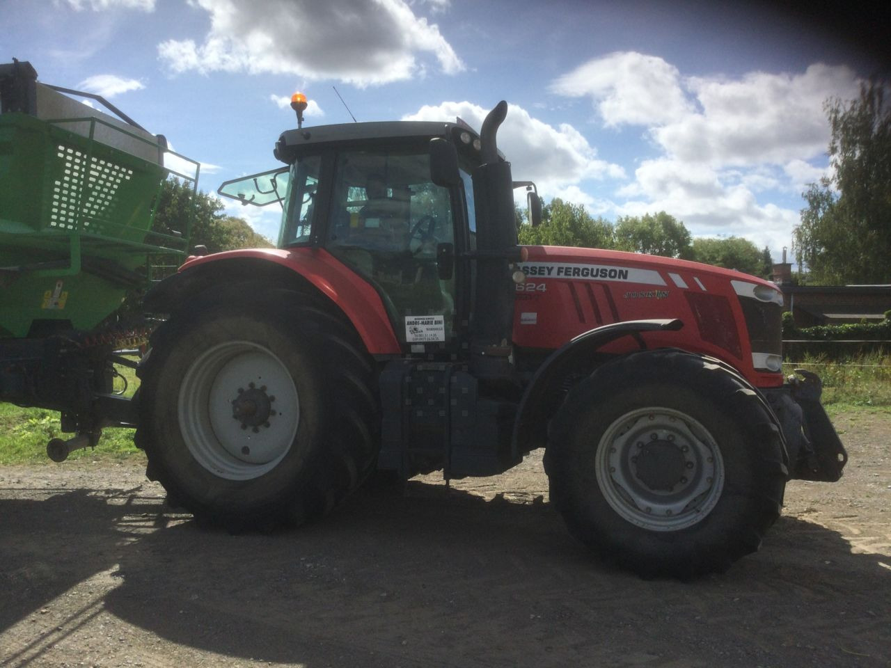 Massey Ferguson 7624 DYNA VT - Farm tractor: picture 1 Massey Ferguson 7624 DYNA VT - Farm tractor: picture 1