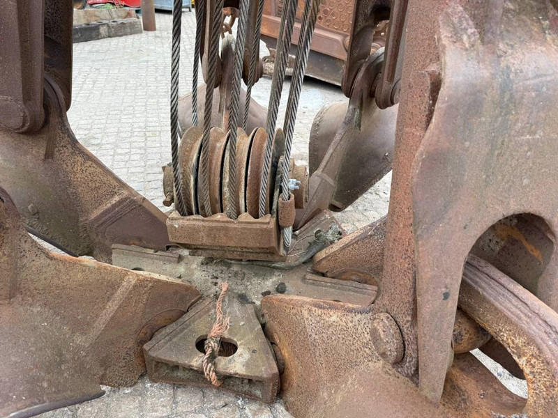 Mechanical Orange peel Brab Poly Grab - Grapple for Construction machinery: picture 3 Mechanical Orange peel Brab Poly Grab - Grapple for Construction machinery: picture 3