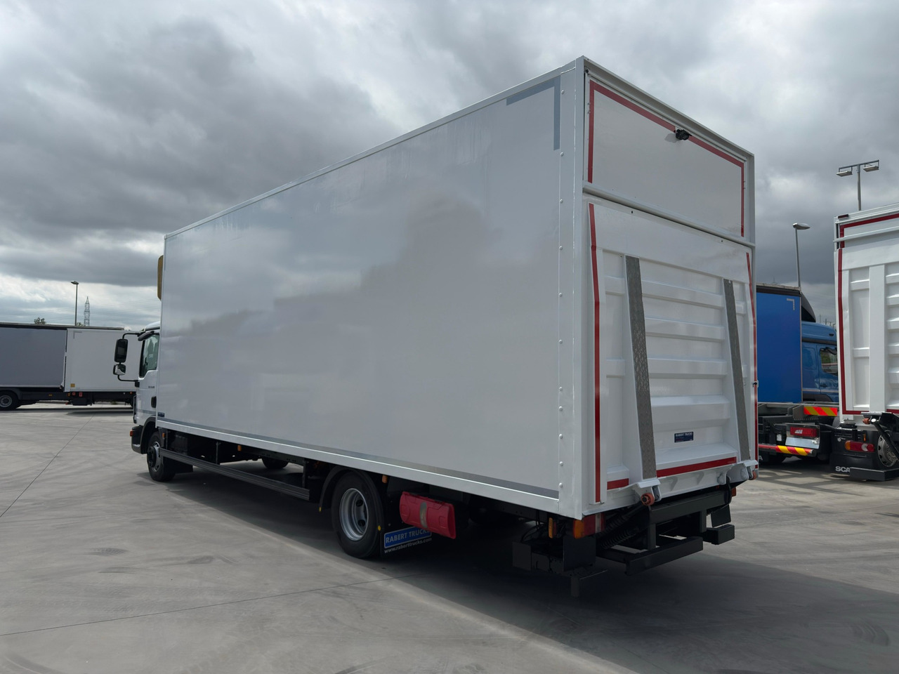 MAN 12.220 BL TGL E6 (VAN) - Box truck: picture 4 MAN 12.220 BL TGL E6 (VAN) - Box truck: picture 4