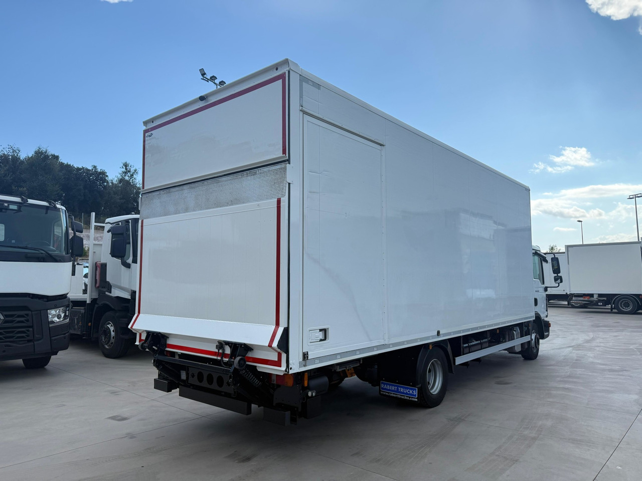 MAN 12.220 BL TGL E6 (Van) - Box truck: picture 3 MAN 12.220 BL TGL E6 (Van) - Box truck: picture 3