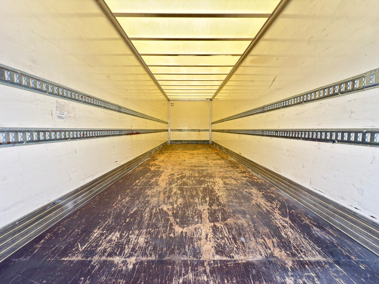 RENAULT D19.280 E6 (VAN) - Box truck: picture 5 RENAULT D19.280 E6 (VAN) - Box truck: picture 5
