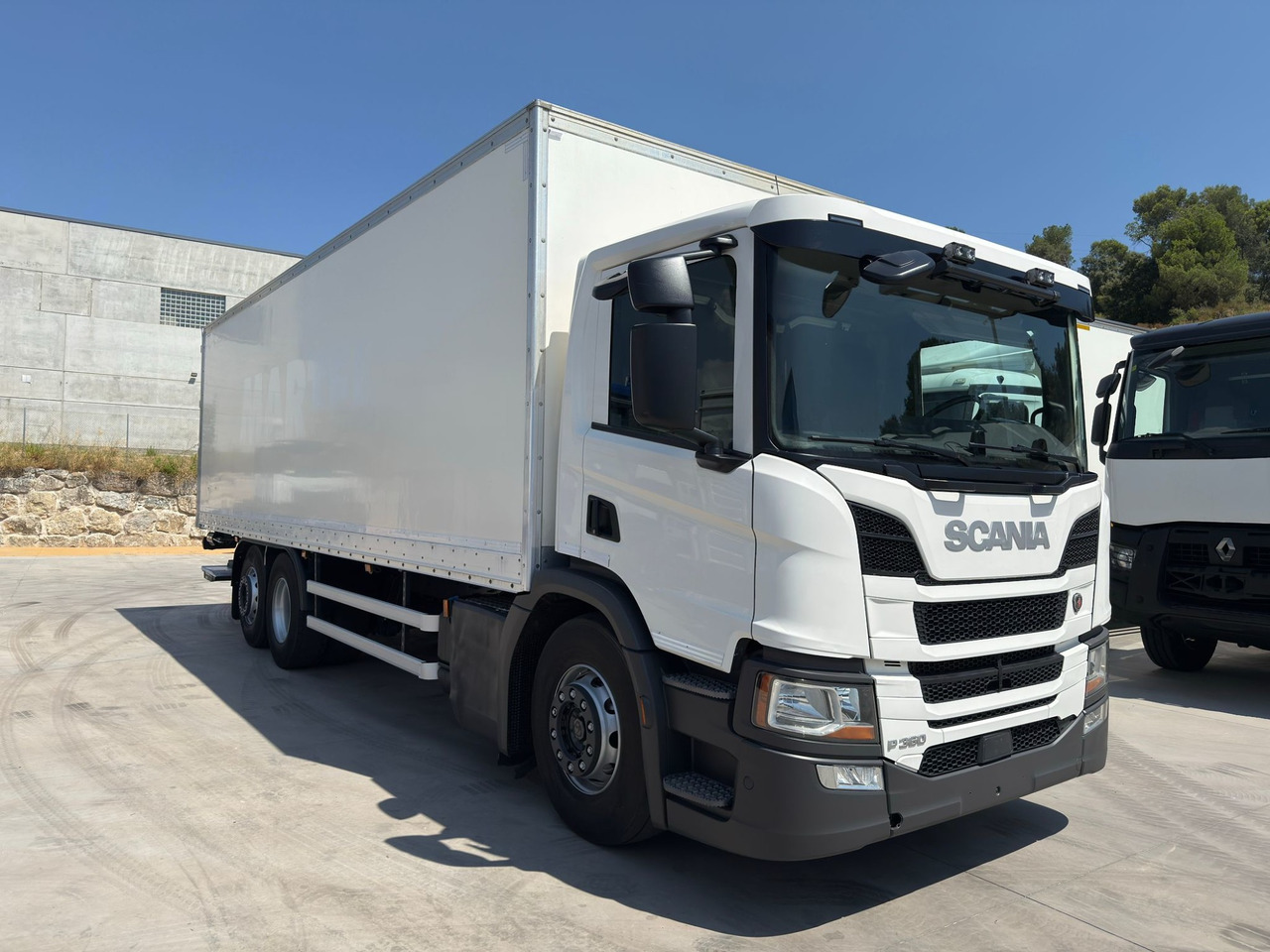 SCANIA P360 E6 (VAN) - Box truck: picture 2 SCANIA P360 E6 (VAN) - Box truck: picture 2