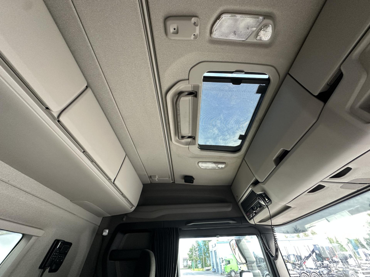 SCANIA R 450 B6x4HA - Container transporter/ Swap body truck: picture 3 SCANIA R 450 B6x4HA - Container transporter/ Swap body truck: picture 3