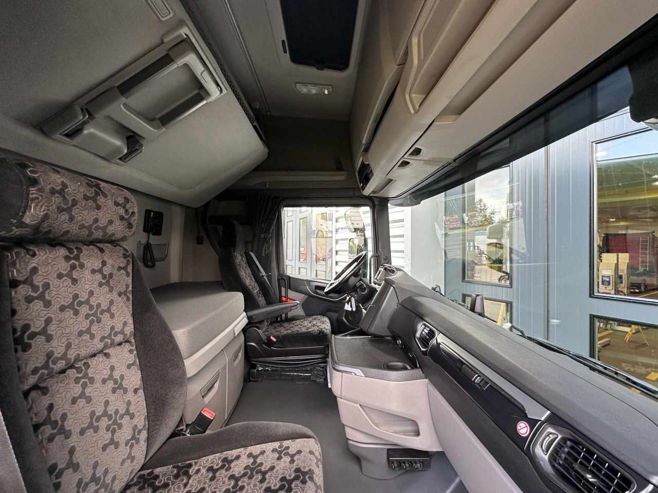 SCANIA S 450 A4x2NB - Tractor unit: picture 2 SCANIA S 450 A4x2NB - Tractor unit: picture 2