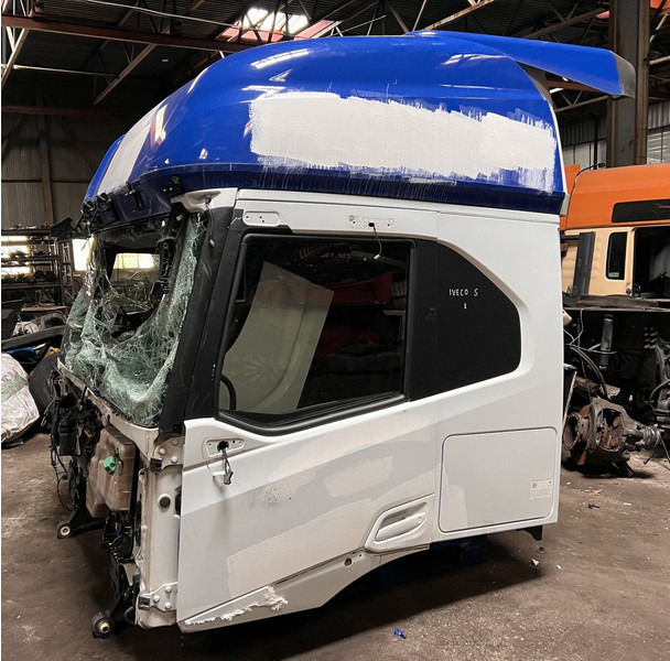 Iveco 2022 - Door and parts: picture 1 Iveco 2022 - Door and parts: picture 1