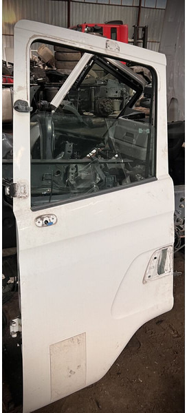 Scania Euro 6 - Door and parts: picture 1 Scania Euro 6 - Door and parts: picture 1
