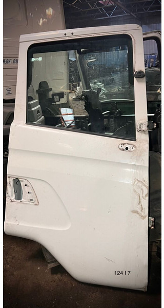 Scania Euro 6 (right side) - Door and parts: picture 1 Scania Euro 6 (right side) - Door and parts: picture 1