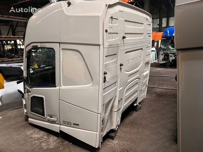 Volvo FH Left side doors - Door and parts: picture 3 Volvo FH Left side doors - Door and parts: picture 3