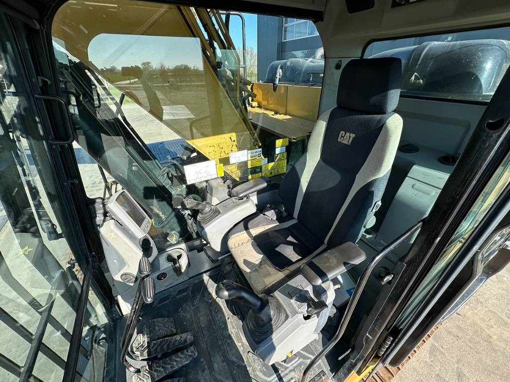 Crawler excavator CAT 320 EL RR: picture 23