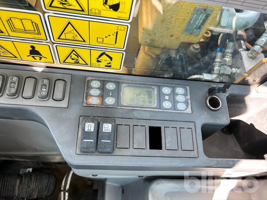 Crawler excavator CAT: picture 43